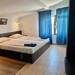 Paunovi Guest house 2*