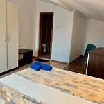 Guest house Paunovi 2*