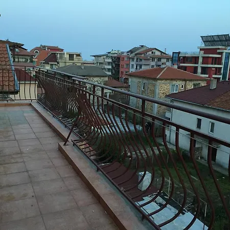 Paunovi Casa de hóspedes 2*