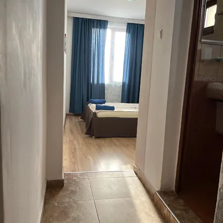 Paunovi Guest house 2*